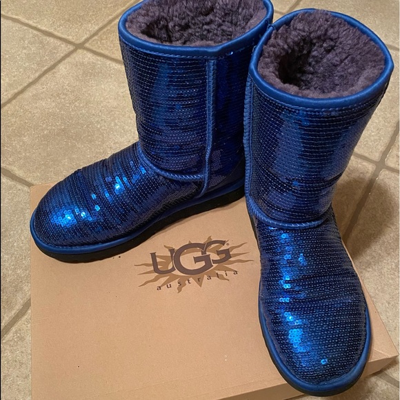 🎉Host Pick🎉 UGG Womens Classic Sparkles Blue Sequin Boots US 7 - Picture 2 of 9